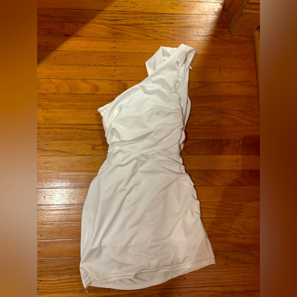 Beginning boutique dress - Picture 4 of 4